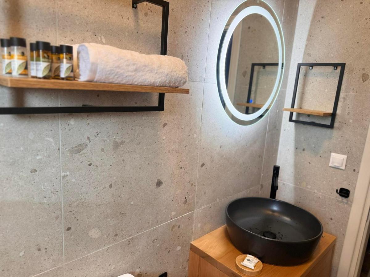 Alexander Luxury Sea Apartments Néa Khilí Εξωτερικό φωτογραφία